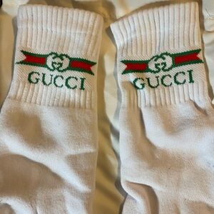 Gucci White Socks with Green and Red Logo 100%
Authentic Gucci socks